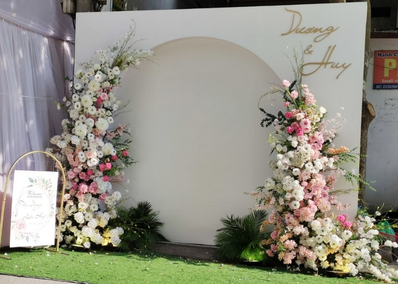 Mẫu backdrop đám cưới đơn giản đẹp