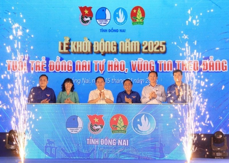 Mẫu backdrop lễ khởi c&ocirc;ng Đo&agrave;n thanh ni&ecirc;n Đồng Nai