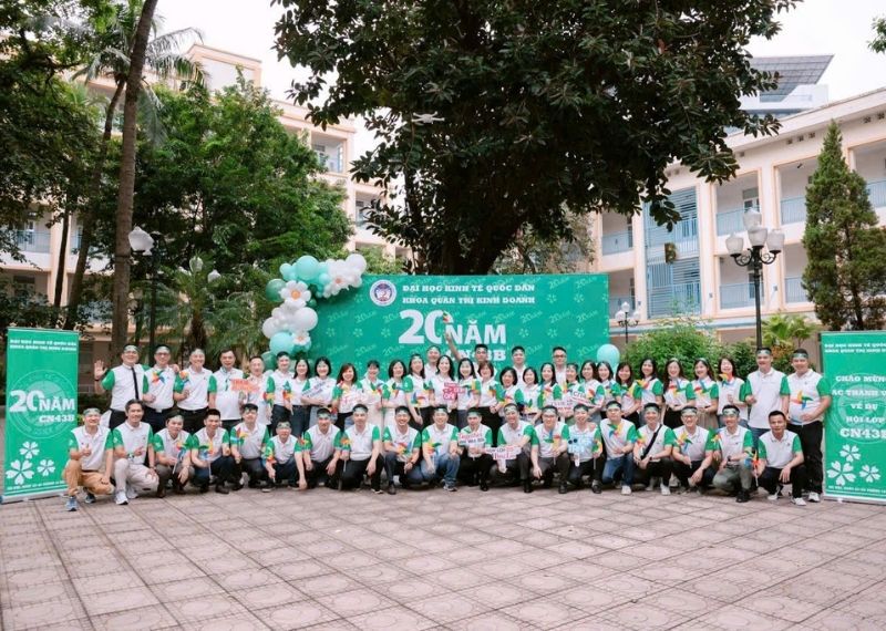 Backdrop họp lớp đại học