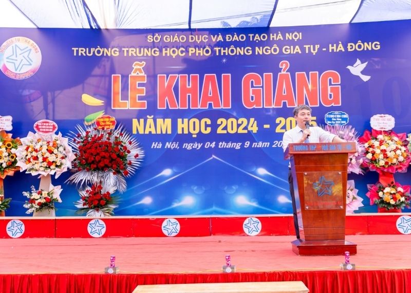 Backdrop khai giảng trường THPT