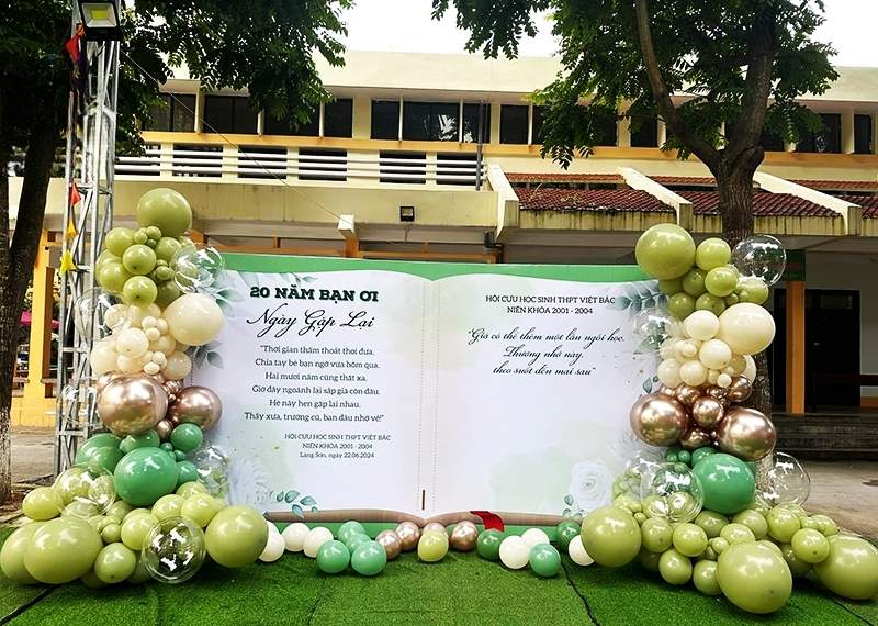 Backdrop kỷ niệm 20 năm ra trường