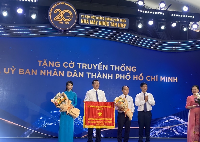 backdrop-ki-niem-thanh-lap-cong-ty-tan-hiep