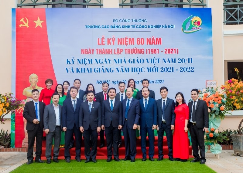 Backdrop kỷ niệm thành lập trường Cao Đẳng