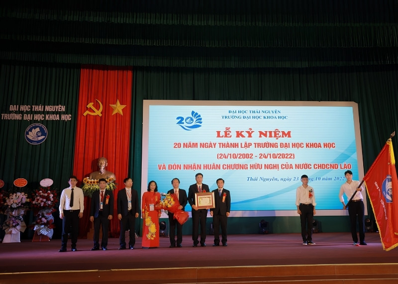 Backdrop kỷ niệm thành lập trường Đại Học Khoa Học
