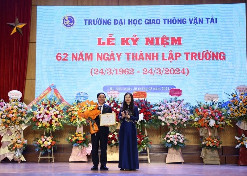 Backdrop kỷ niệm thành lập trường Đại Học