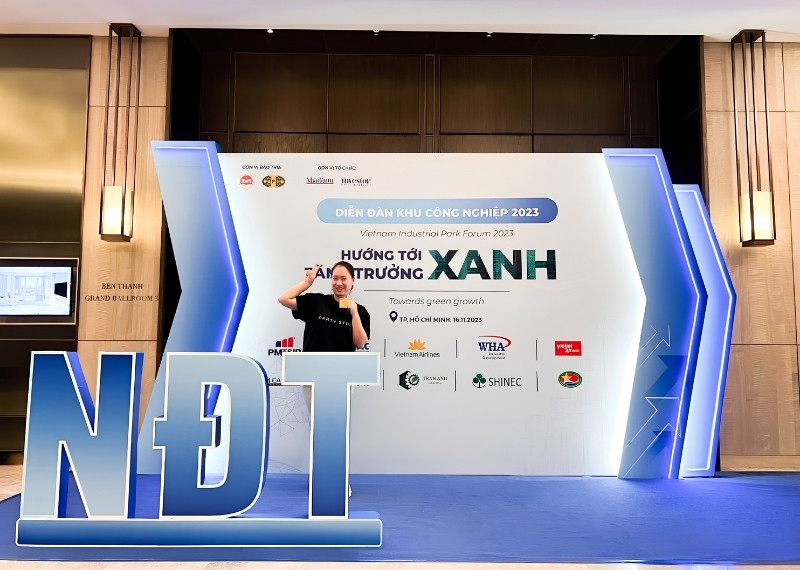 Backdrop sự kiện Diễn đ&agrave;n khu c&ocirc;ng nghiệp