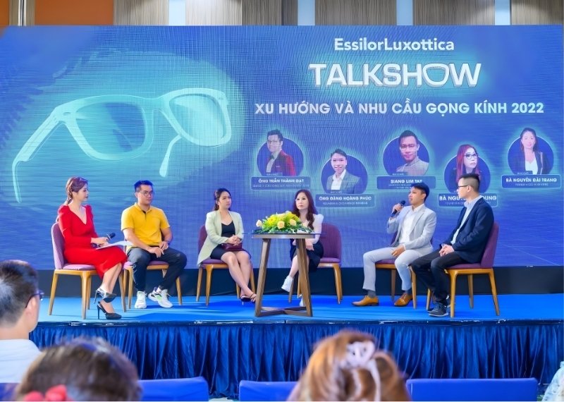 Backdrop Talkshow EssilorLuxottica