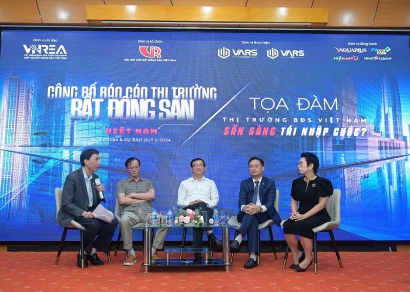 Backdrop talkshow thị trường bất động sản