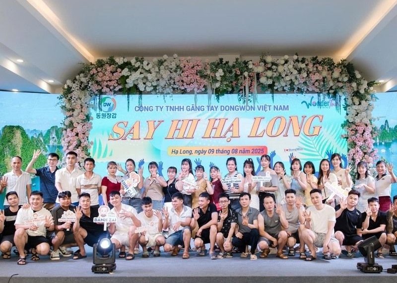 Backdrop team building trong nh&agrave;