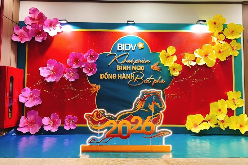 Backdrop Tết sảnh văn phòng BIDV