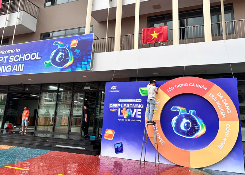Backdrop Formex d&aacute;n decal 1 mặt sự kiện Orientation Week 2026 tại FPT