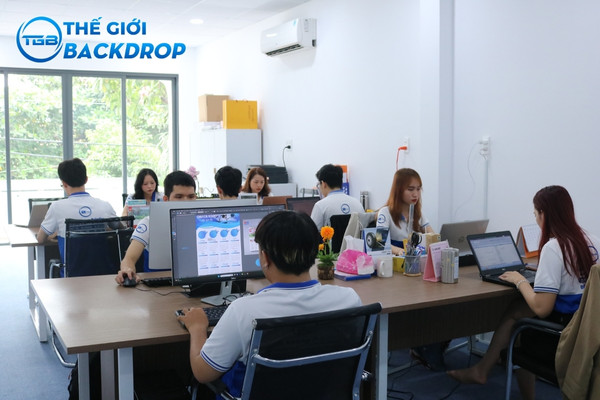 Thế Giới Backdrop - Đội ngũ thiết kế poster chuyên nghiệp