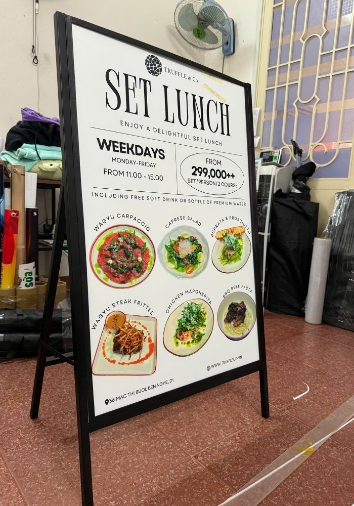 Standee chu A Set Lunch
