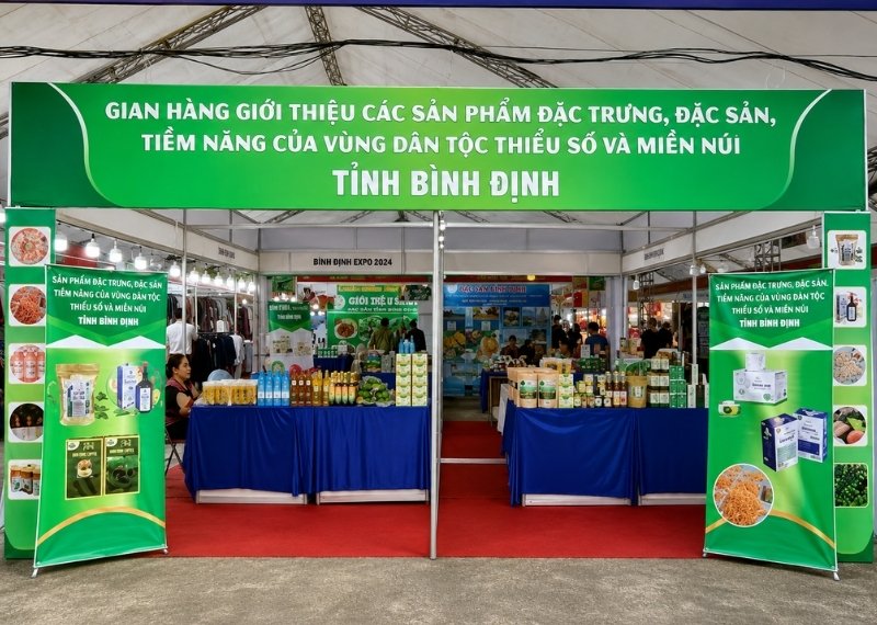 Standee cho gian h&agrave;ng