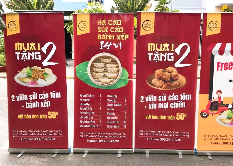 Standee khuyễn m&atilde;i sủi cảo