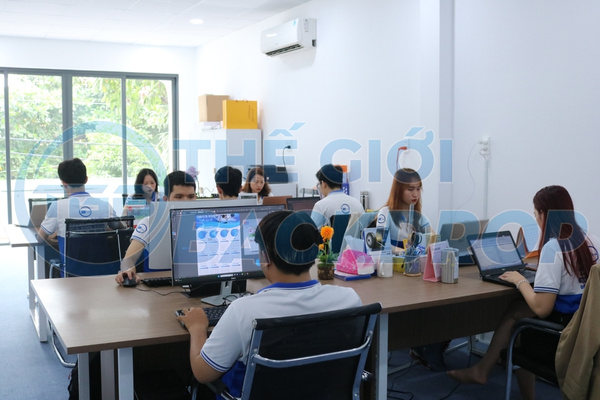 Dịch vụ thiết kế standee mỹ phẩm chuyên nghiệp - Thế Giới Backdrop