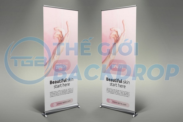 Standee mỹ phẩm thu hút