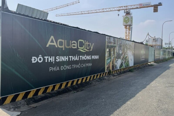 Hoarding lót tôn căng bạt hiflex