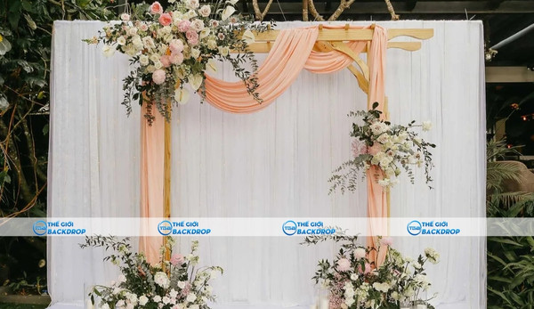 Backdrop trang trí bằng vải và lụa