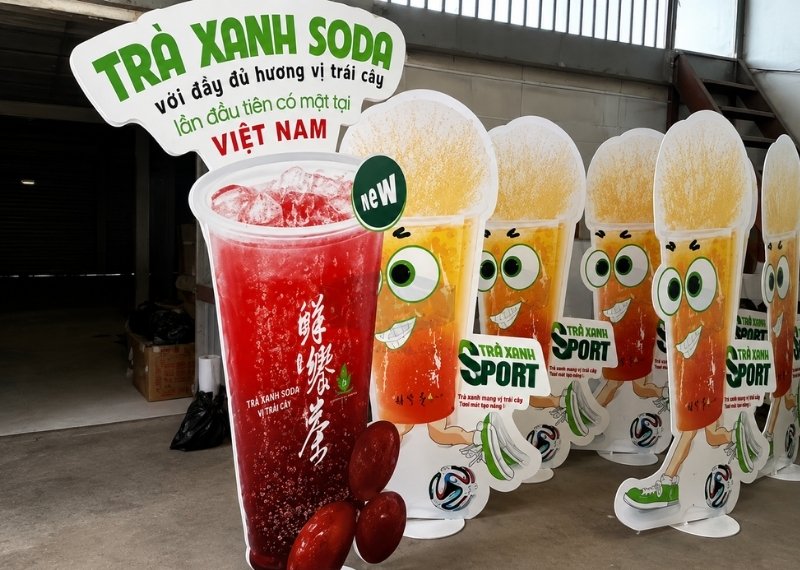 Standee l&agrave;m bằng Decal c&aacute;n bồi Formex