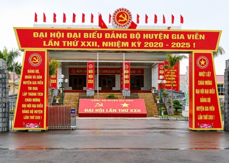 Cổng chào Đại Hội Đảng huyện Gia Viễn