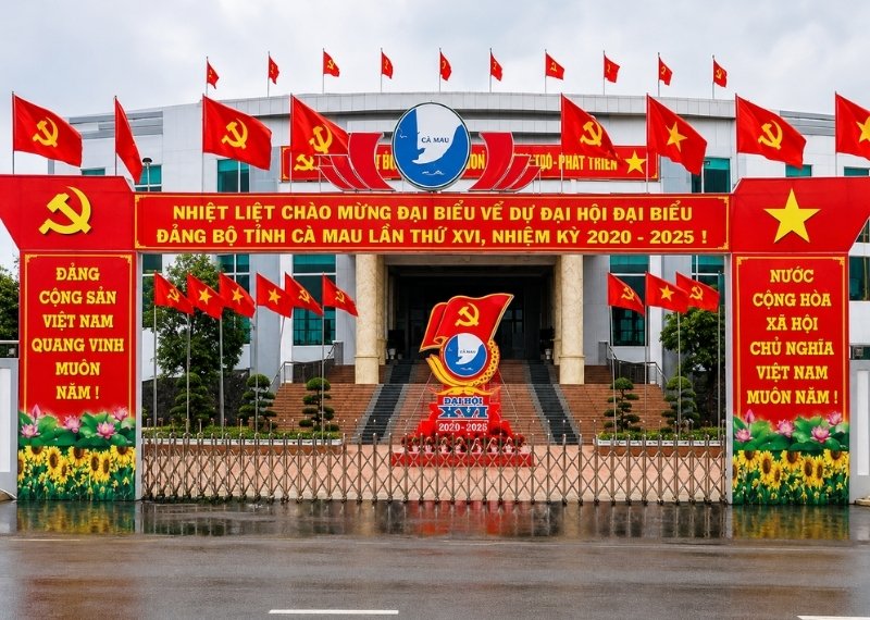 Cổng chào Đại Hội Đảng tỉnh Cà Mau