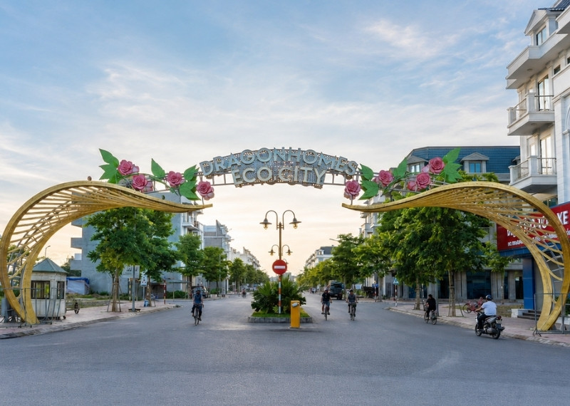 Cổng ch&agrave;o khu d&ocirc; thị Dragon Homes Eco City