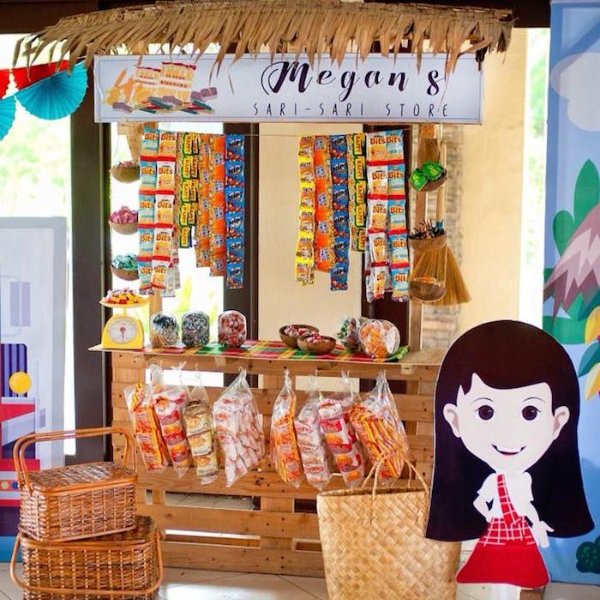 Gian h&agrave;ng triển l&atilde;m Megan