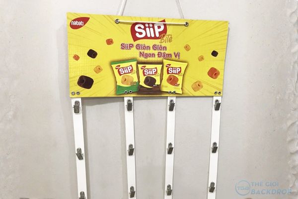 Hanger dây nhựa kẹp sắt