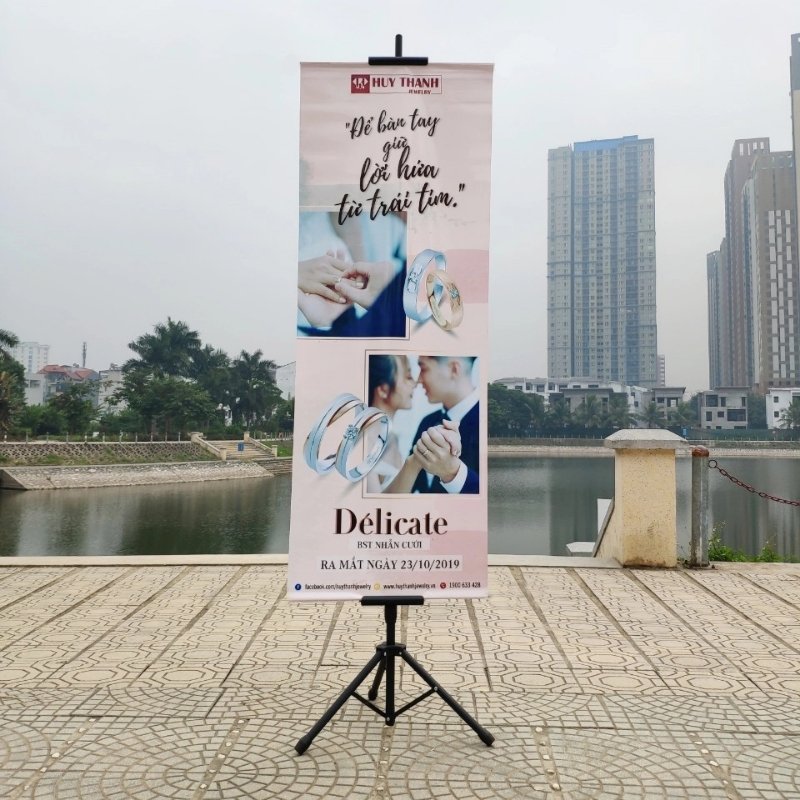 Kích thước standee chữ T