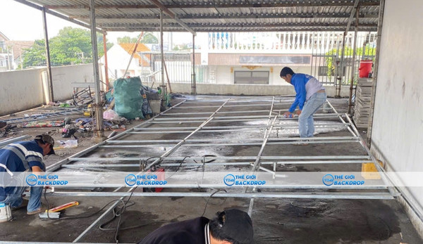 Chuẩn bị thi c&ocirc;ng backdrop